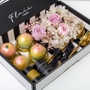 Roleaf verbena moon cake gift box side angle